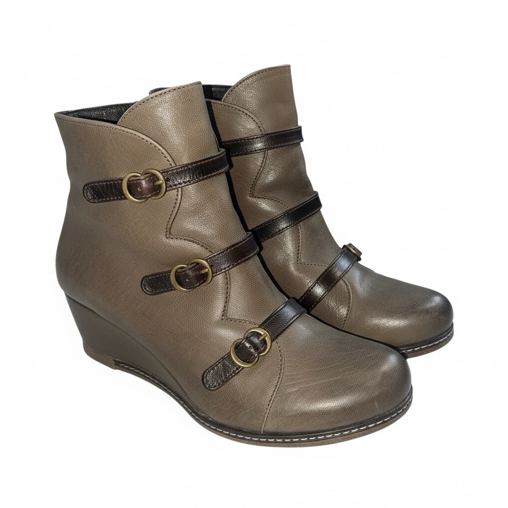 Eric Michael Lena Wedge Ankle Boot Leather Buckle Mushroom Taupe Brown Size 38